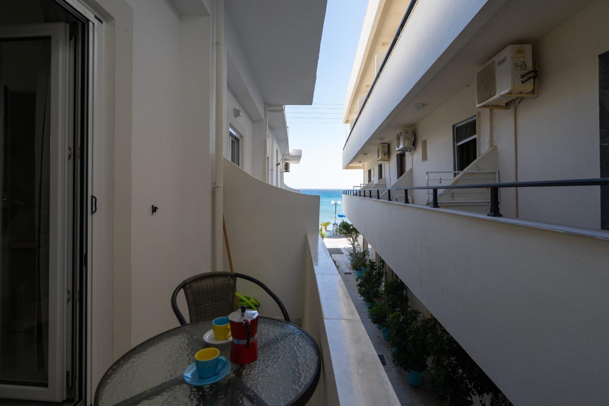 Giant Woman Apartment Tsoutsouros  Exterior photo
