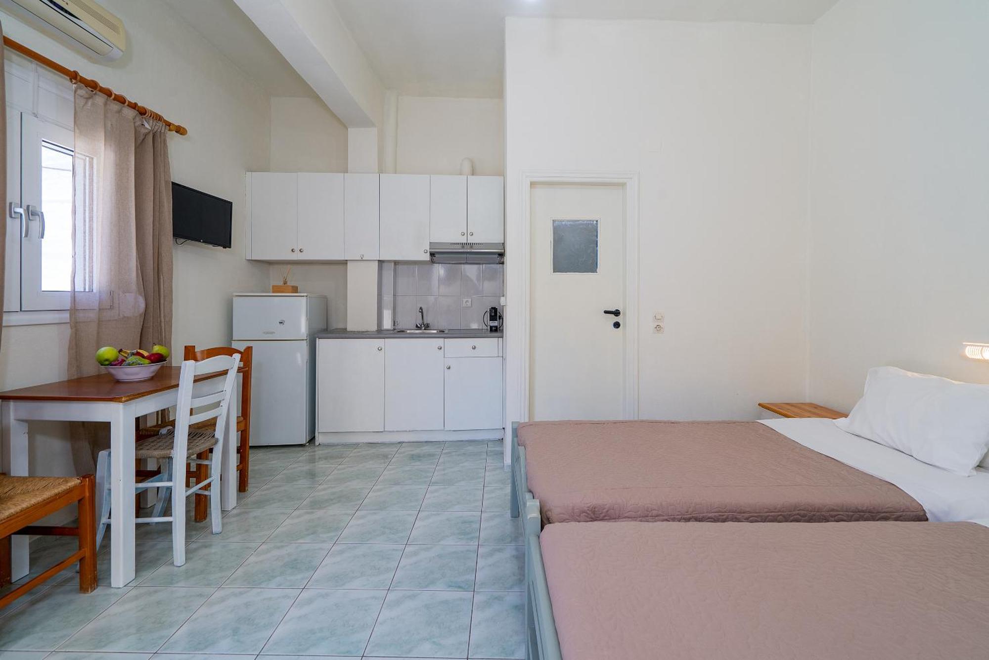 Giant Woman Apartment Tsoutsouros  Exterior photo